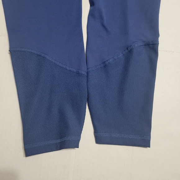 Under Armour Fitted High Rise Ankle Legging sz SM - Picture 7 of 8